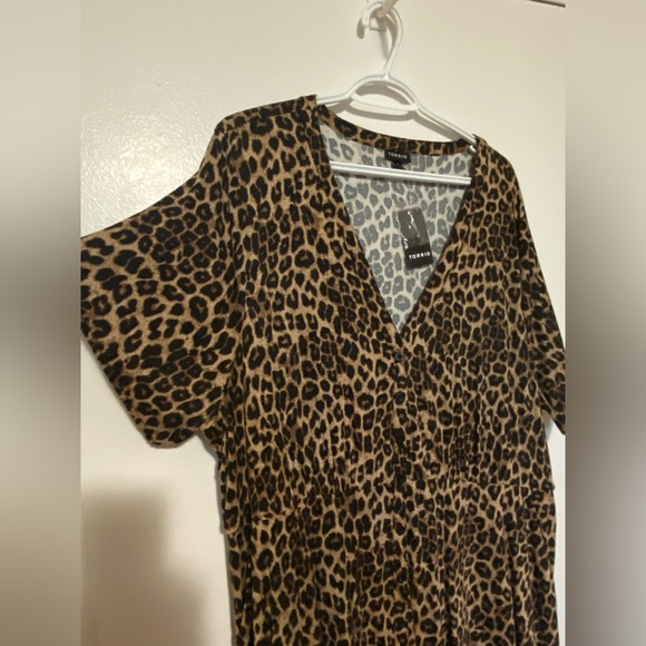 PLUS SIZE tshirt dress leopard print Torrid - Picture 2 of 4